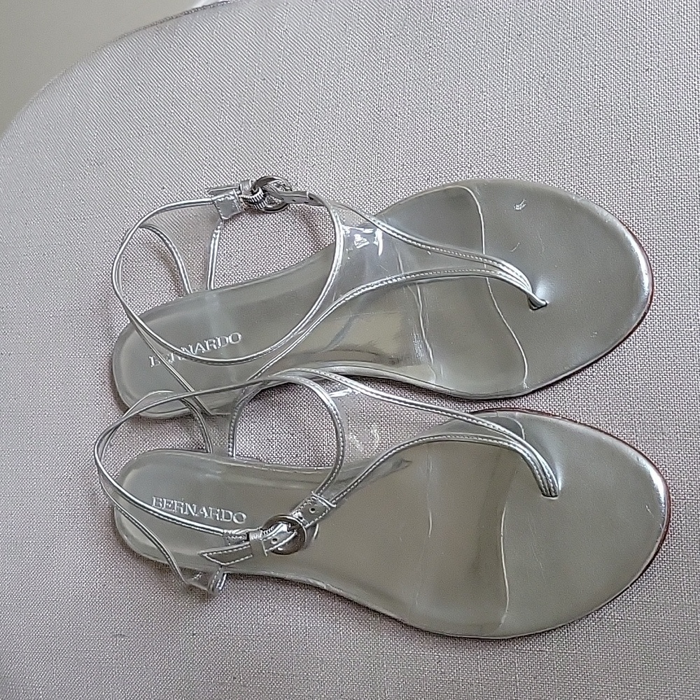 Bernardo Silver leather thong sandals